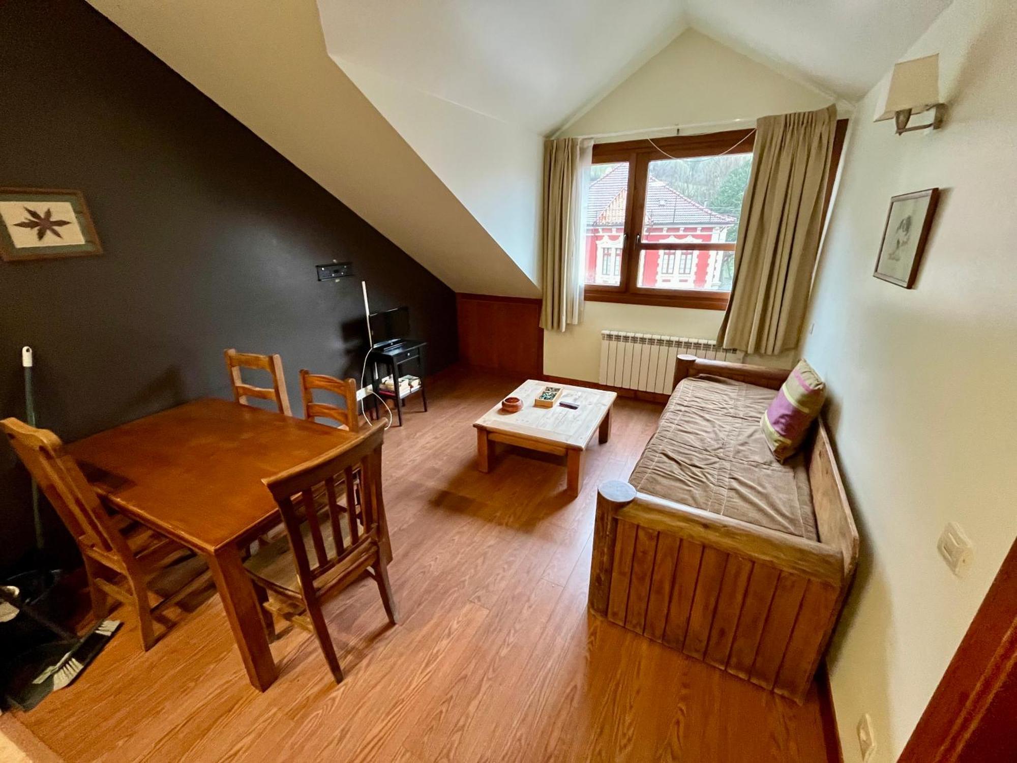 Lotila Flats Cuirgu Aparthotel Felechosa Exterior photo