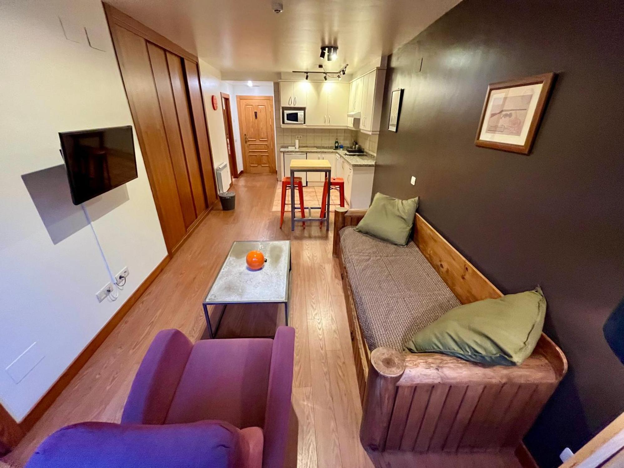 Lotila Flats Cuirgu Aparthotel Felechosa Exterior photo