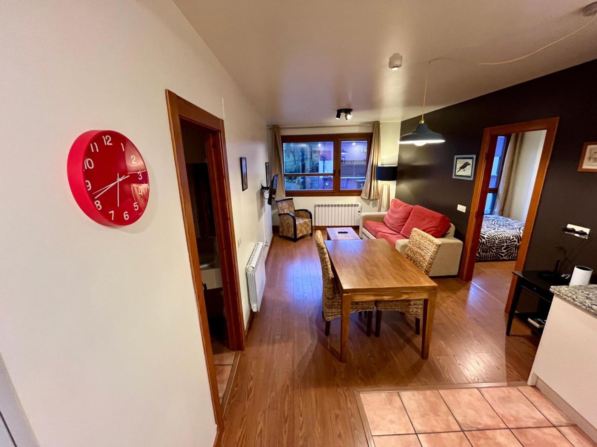 Lotila Flats Cuirgu Aparthotel Felechosa Exterior photo